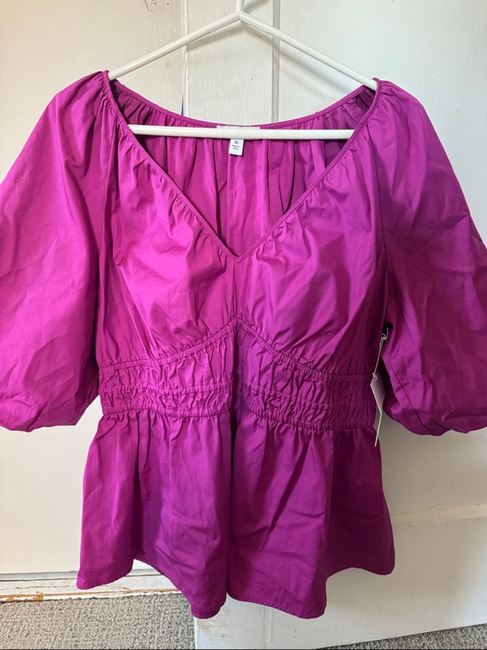 Nordstrom Fuchsia V-Neck Puff Sleeve Peplum Top